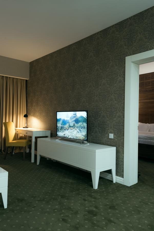 Hotel The Square Akmola Esterno foto