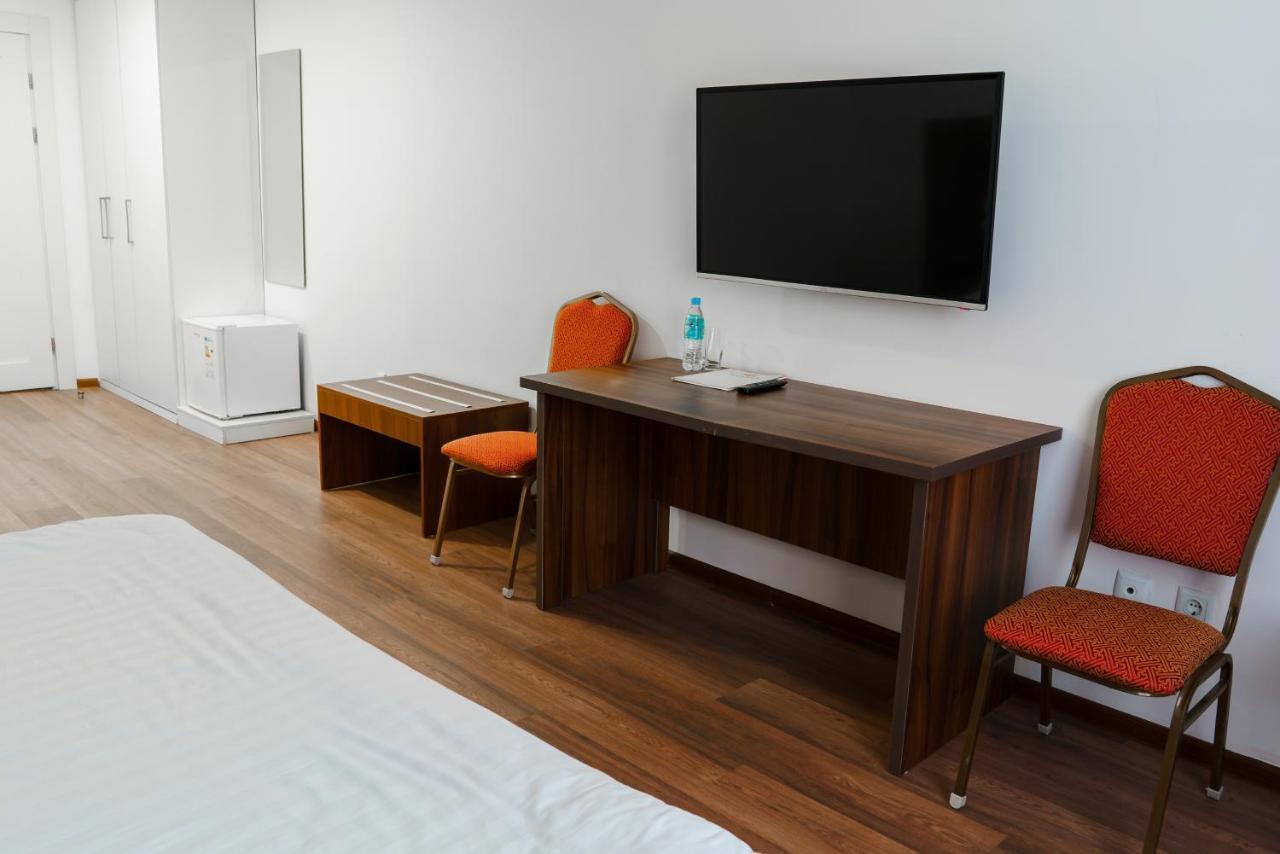 Hotel The Square Akmola Esterno foto