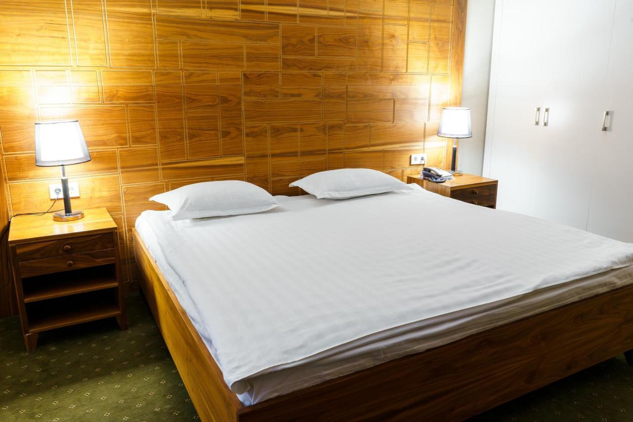 Hotel The Square Akmola Esterno foto